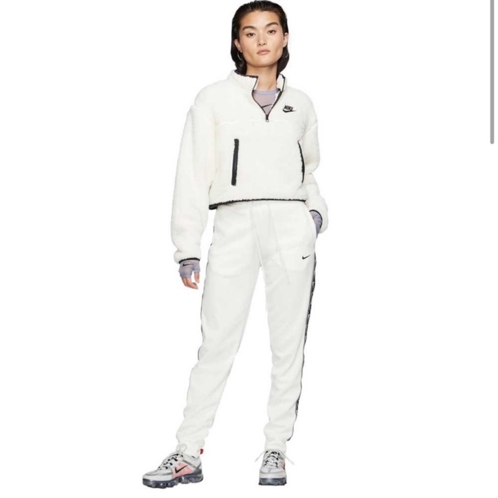 Nike 1/4 Sherpa fleece